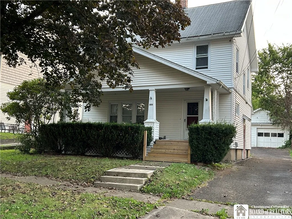 306 Charles Street, Jamestown, New York 14701, Jamestown, New York 14701, 3 Bedrooms Bedrooms, 8 Rooms Rooms,1 BathroomBathrooms,Residential,For Sale,306 Charles Street, Jamestown, New York 14701,R1630900