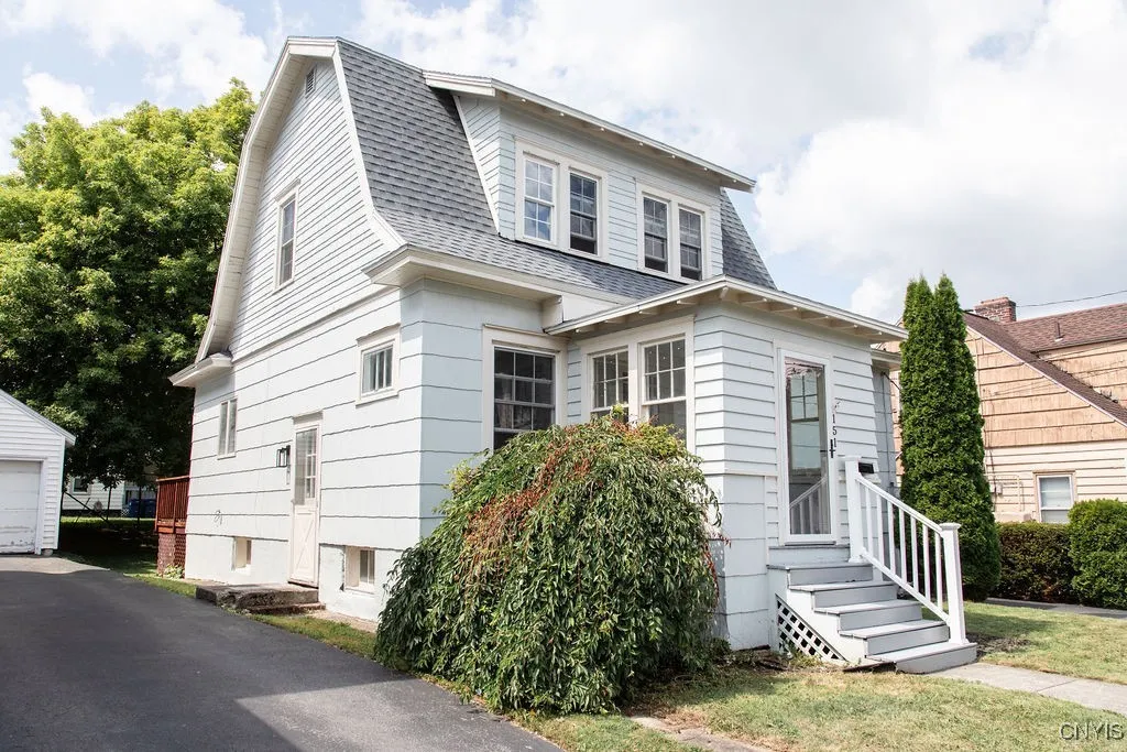 151 Loma Avenue, Syracuse, New York 13208, Syracuse, New York 13208, 2 Bedrooms Bedrooms, 5 Rooms Rooms,1 BathroomBathrooms,Residential,Closed,151 Loma Avenue, Syracuse, New York 13208,0,S1627579
