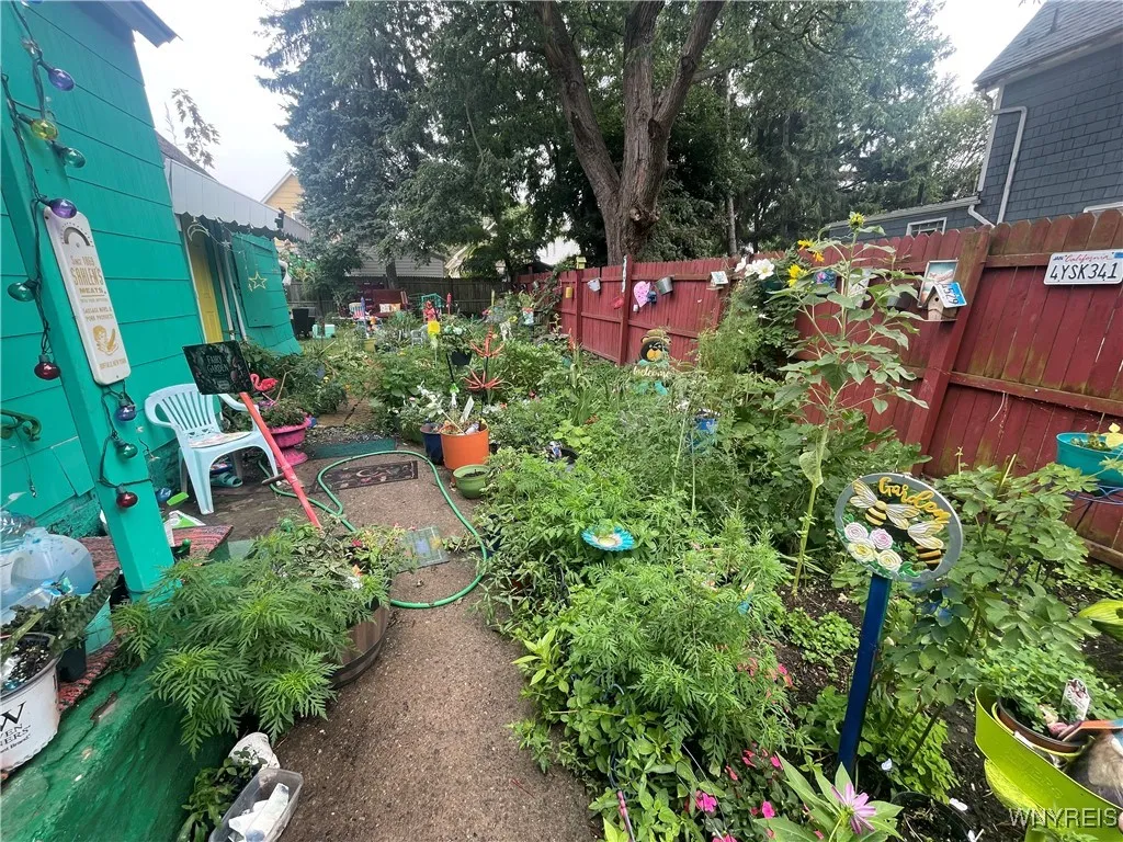 139 Weaver Avenue, Buffalo, New York 14206, Buffalo, New York 14206, 2 Bedrooms Bedrooms, 8 Rooms Rooms,1 BathroomBathrooms,Residential,For Sale,139 Weaver Avenue, Buffalo, New York 14206,B1630323