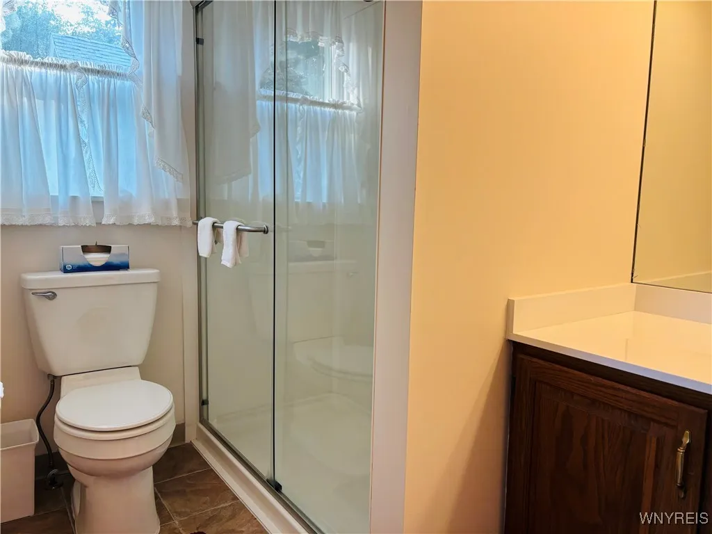 1st Floor Bathroom w/walk in shower