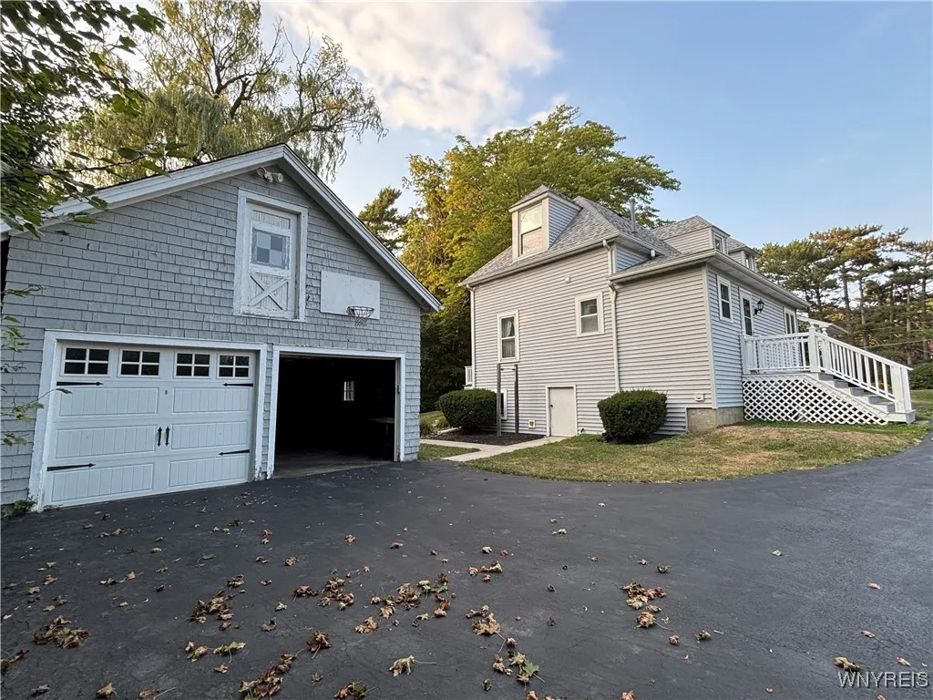 5344 Eastwood Avenue, Hamburg, New York 14075, Hamburg, New York 14075, 4 Bedrooms Bedrooms, 9 Rooms Rooms,1 BathroomBathrooms,Residential,For Sale,5344 Eastwood Avenue, Hamburg, New York 14075,B1630898