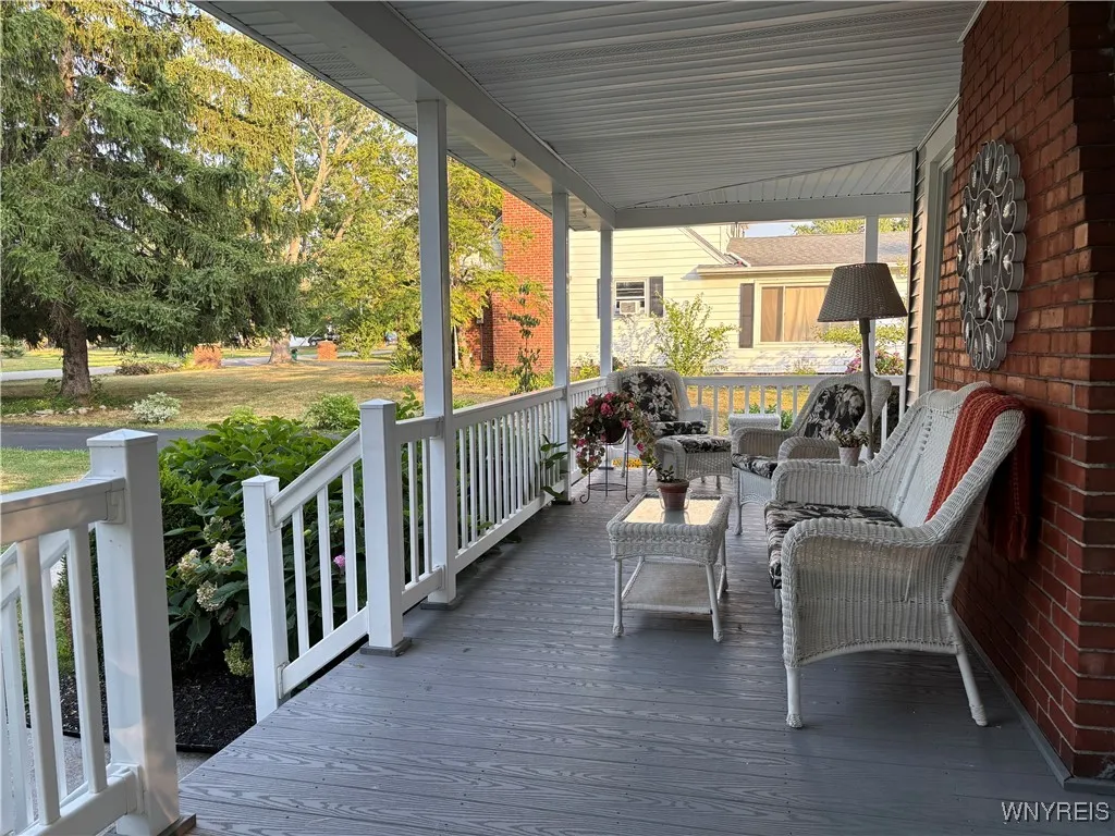 5344 Eastwood Avenue, Hamburg, New York 14075, Hamburg, New York 14075, 4 Bedrooms Bedrooms, 9 Rooms Rooms,1 BathroomBathrooms,Residential,For Sale,5344 Eastwood Avenue, Hamburg, New York 14075,B1630898