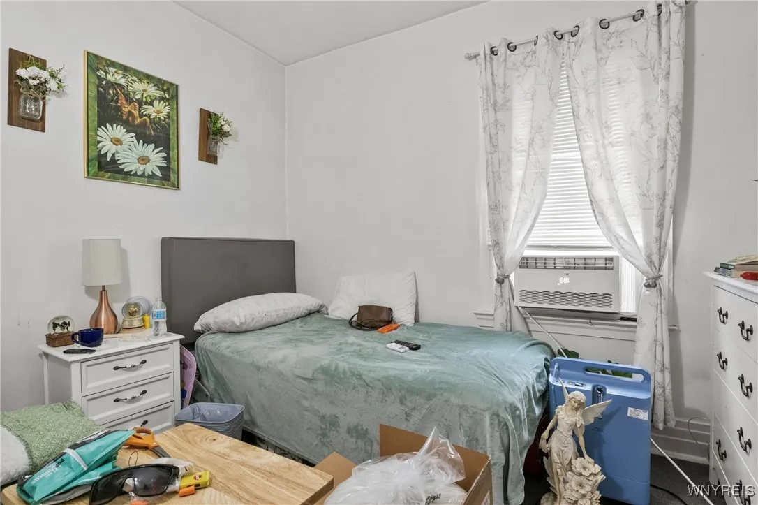 300 Dearborn Street, Buffalo, New York 14207, Buffalo, New York 14207, 6 Bedrooms Bedrooms, ,3 BathroomsBathrooms,Residential,For Sale,300 Dearborn Street, Buffalo, New York 14207,B1631021