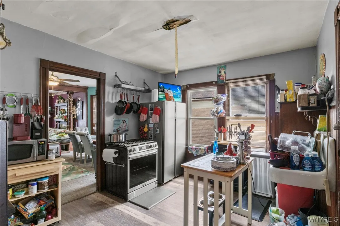300 Dearborn Street, Buffalo, New York 14207, Buffalo, New York 14207, 6 Bedrooms Bedrooms, ,3 BathroomsBathrooms,Residential,For Sale,300 Dearborn Street, Buffalo, New York 14207,B1631021