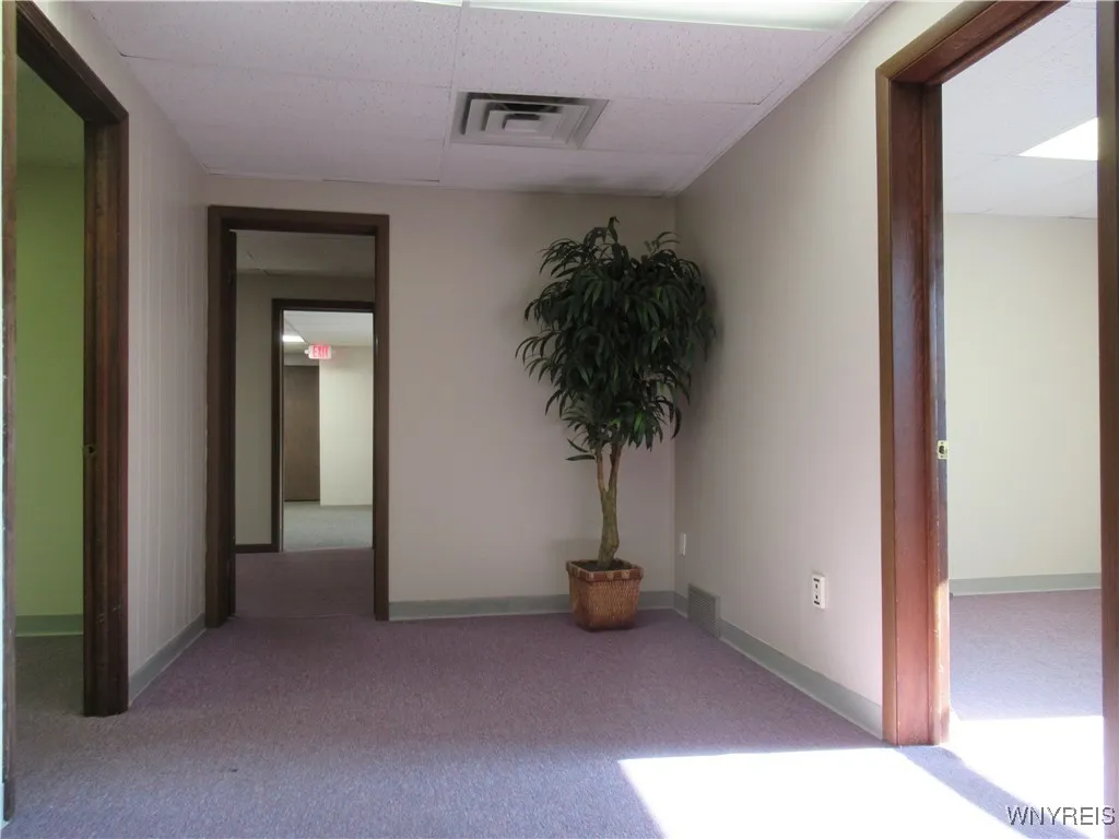 112 sq. ft. Large Waiting Area