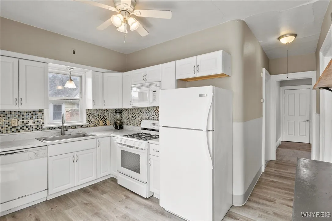 288 Dearborn Street, Buffalo, New York 14207, Buffalo, New York 14207, 6 Bedrooms Bedrooms, ,4 BathroomsBathrooms,Residential,Closed,288 Dearborn Street, Buffalo, New York 14207,0,B1631033