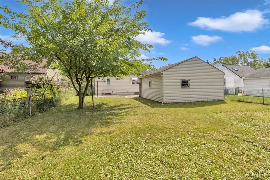 664 69th Street, Niagara Falls, New York 14304, Niagara Falls, New York 14304, 3 Bedrooms Bedrooms, 5 Rooms Rooms,1 BathroomBathrooms,Residential,Closed,664 69th Street, Niagara Falls, New York 14304,0,B1630388