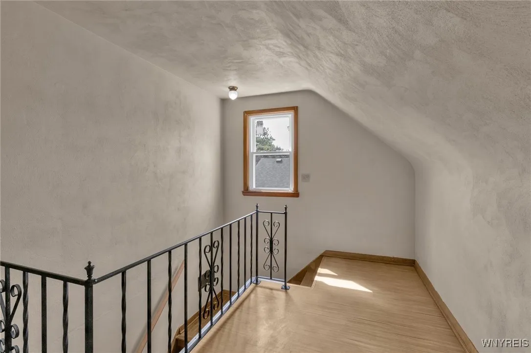 664 69th Street, Niagara Falls, New York 14304, Niagara Falls, New York 14304, 3 Bedrooms Bedrooms, 5 Rooms Rooms,1 BathroomBathrooms,Residential,Closed,664 69th Street, Niagara Falls, New York 14304,0,B1630388