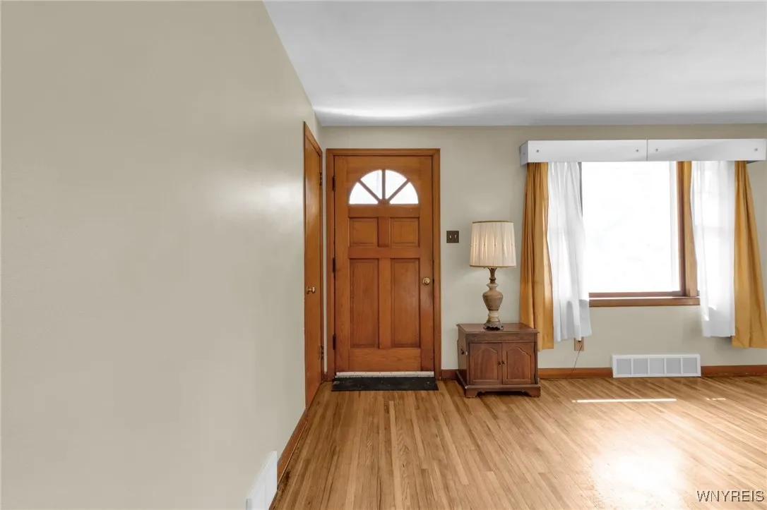 664 69th Street, Niagara Falls, New York 14304, Niagara Falls, New York 14304, 3 Bedrooms Bedrooms, 5 Rooms Rooms,1 BathroomBathrooms,Residential,Closed,664 69th Street, Niagara Falls, New York 14304,0,B1630388