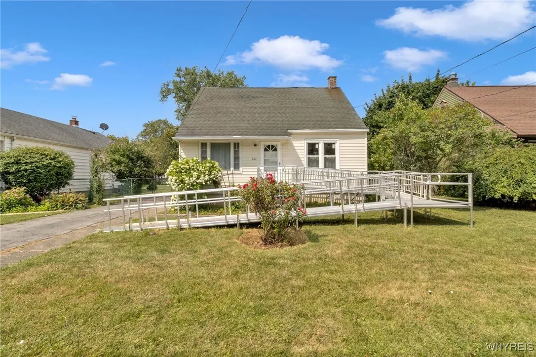 664 69th Street, Niagara Falls, New York 14304, Niagara Falls, New York 14304, 3 Bedrooms Bedrooms, 5 Rooms Rooms,1 BathroomBathrooms,Residential,Closed,664 69th Street, Niagara Falls, New York 14304,0,B1630388