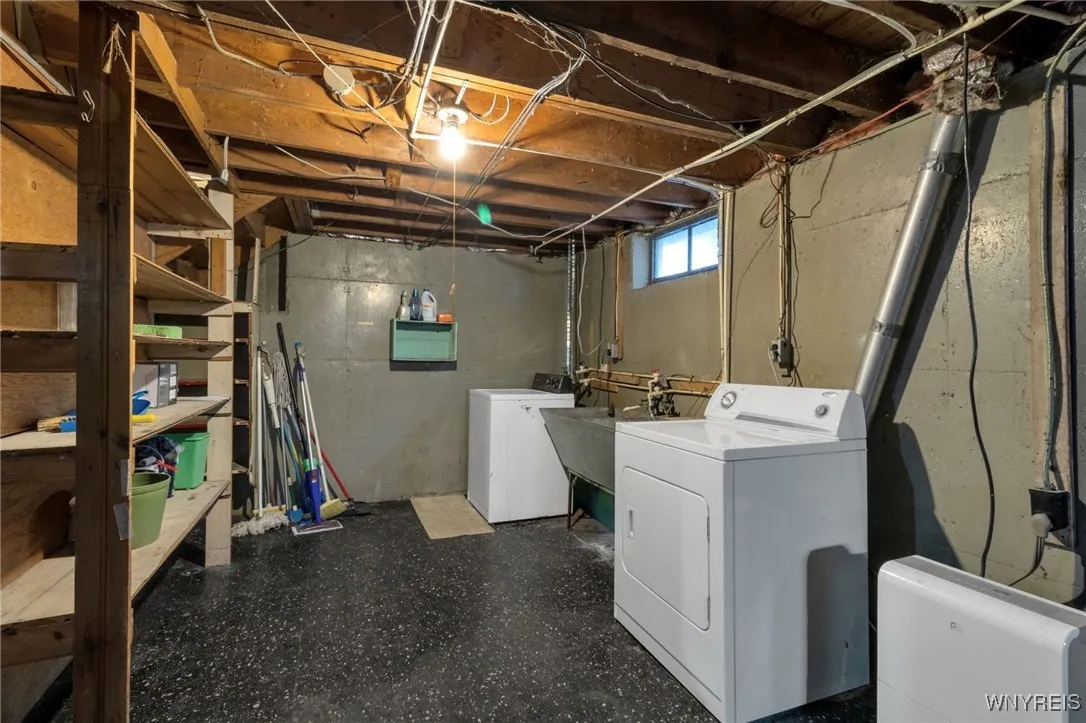 664 69th Street, Niagara Falls, New York 14304, Niagara Falls, New York 14304, 3 Bedrooms Bedrooms, 5 Rooms Rooms,1 BathroomBathrooms,Residential,Closed,664 69th Street, Niagara Falls, New York 14304,0,B1630388