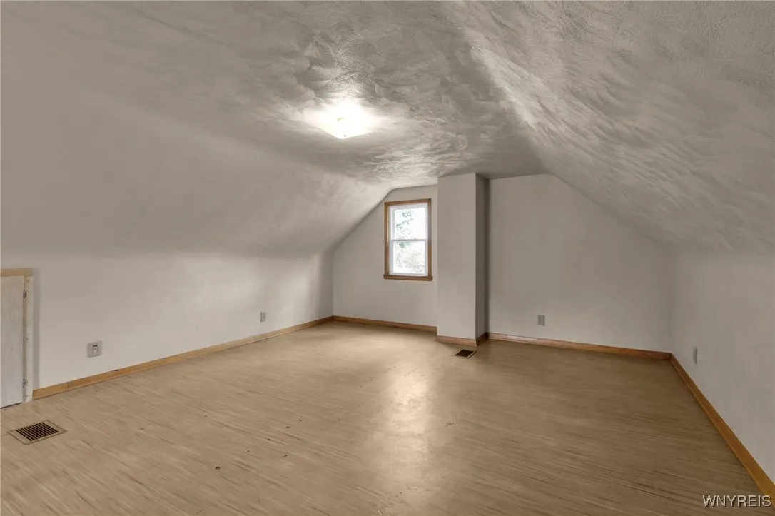 664 69th Street, Niagara Falls, New York 14304, Niagara Falls, New York 14304, 3 Bedrooms Bedrooms, 5 Rooms Rooms,1 BathroomBathrooms,Residential,Closed,664 69th Street, Niagara Falls, New York 14304,0,B1630388