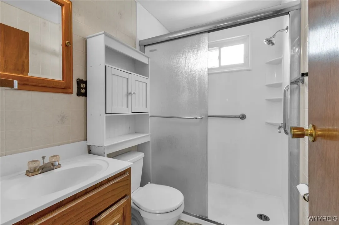 664 69th Street, Niagara Falls, New York 14304, Niagara Falls, New York 14304, 3 Bedrooms Bedrooms, 5 Rooms Rooms,1 BathroomBathrooms,Residential,Closed,664 69th Street, Niagara Falls, New York 14304,0,B1630388