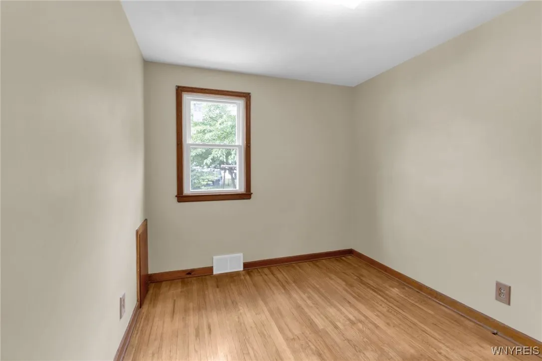 664 69th Street, Niagara Falls, New York 14304, Niagara Falls, New York 14304, 3 Bedrooms Bedrooms, 5 Rooms Rooms,1 BathroomBathrooms,Residential,Closed,664 69th Street, Niagara Falls, New York 14304,0,B1630388