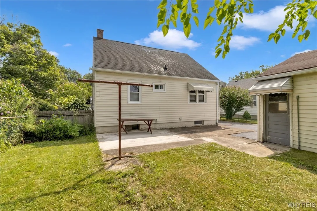 664 69th Street, Niagara Falls, New York 14304, Niagara Falls, New York 14304, 3 Bedrooms Bedrooms, 5 Rooms Rooms,1 BathroomBathrooms,Residential,Closed,664 69th Street, Niagara Falls, New York 14304,0,B1630388