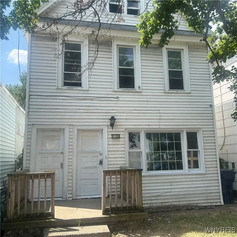 2108 Niagara Street, Buffalo, New York 14207, Buffalo, New York 14207, 4 Bedrooms Bedrooms, ,2 BathroomsBathrooms,Residential,For Sale,2108 Niagara Street, Buffalo, New York 14207,0,B1628966
