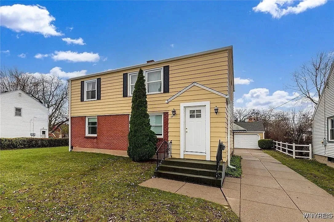 28 Campbell Avenue Upper, Buffalo, New York 14216, Buffalo, New York 14216, 2 Bedrooms Bedrooms, 6 Rooms Rooms,1 BathroomBathrooms,Residential Lease,For Rent,28 Campbell Avenue Upper, Buffalo, New York 14216,B1631074