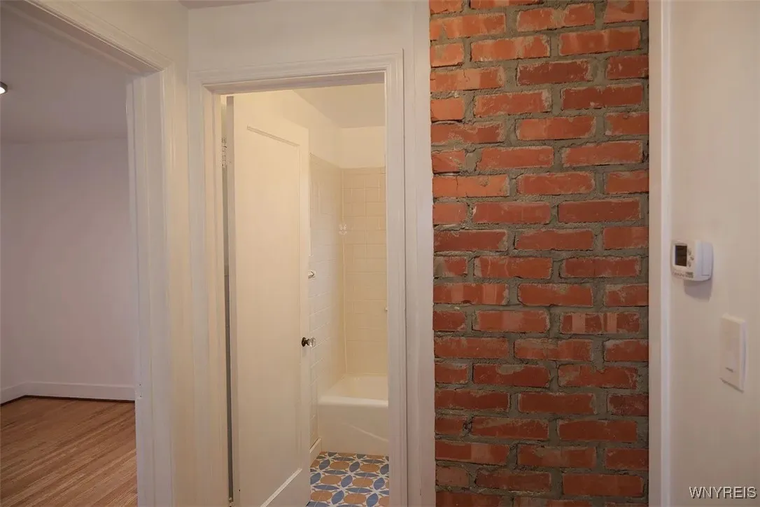 28 Campbell Avenue Upper, Buffalo, New York 14216, Buffalo, New York 14216, 2 Bedrooms Bedrooms, 6 Rooms Rooms,1 BathroomBathrooms,Residential Lease,For Rent,28 Campbell Avenue Upper, Buffalo, New York 14216,B1631074