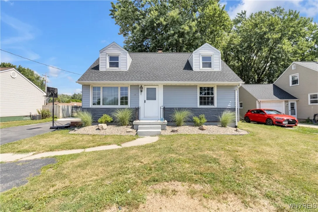 3295 Mckinley Parkway, Hamburg, New York 14219, Hamburg, New York 14219, 3 Bedrooms Bedrooms, 7 Rooms Rooms,1 BathroomBathrooms,Residential,For Sale,3295 Mckinley Parkway, Hamburg, New York 14219,B1631034