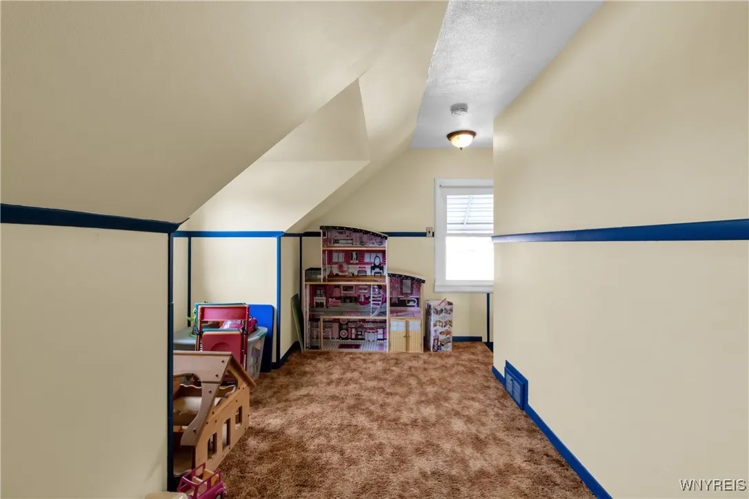 3295 Mckinley Parkway, Hamburg, New York 14219, Hamburg, New York 14219, 3 Bedrooms Bedrooms, 7 Rooms Rooms,1 BathroomBathrooms,Residential,For Sale,3295 Mckinley Parkway, Hamburg, New York 14219,B1631034