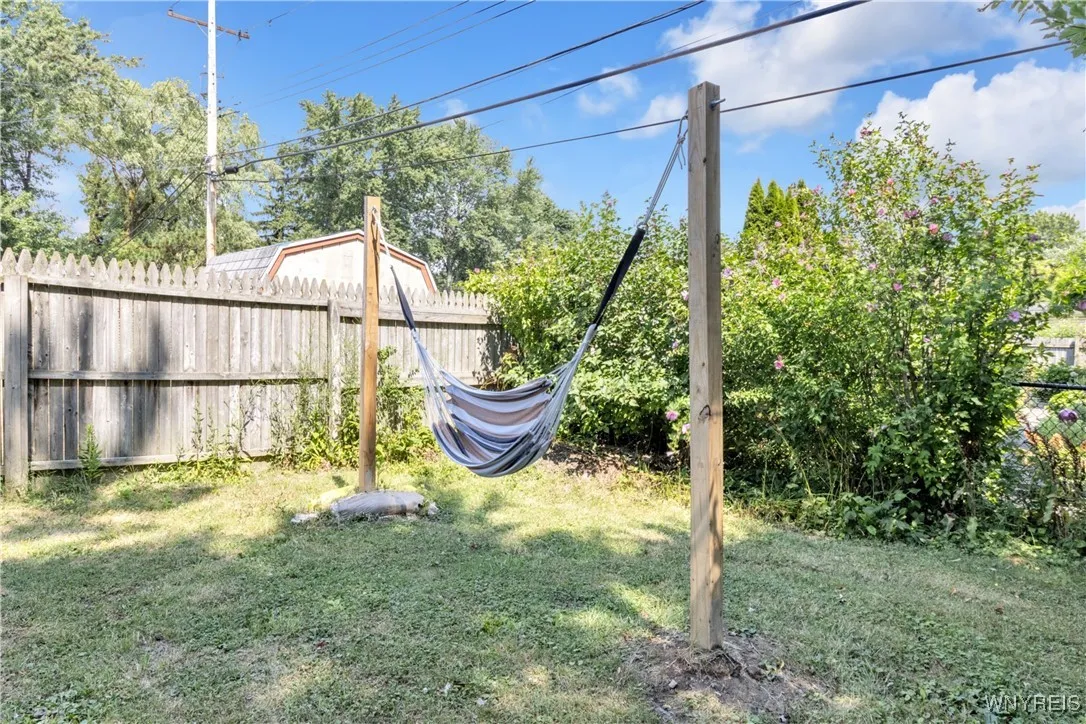 3295 Mckinley Parkway, Hamburg, New York 14219, Hamburg, New York 14219, 3 Bedrooms Bedrooms, 7 Rooms Rooms,1 BathroomBathrooms,Residential,For Sale,3295 Mckinley Parkway, Hamburg, New York 14219,B1631034