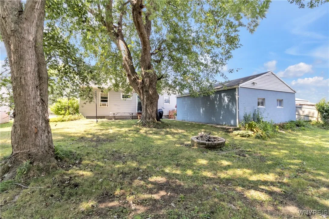 3295 Mckinley Parkway, Hamburg, New York 14219, Hamburg, New York 14219, 3 Bedrooms Bedrooms, 7 Rooms Rooms,1 BathroomBathrooms,Residential,For Sale,3295 Mckinley Parkway, Hamburg, New York 14219,B1631034