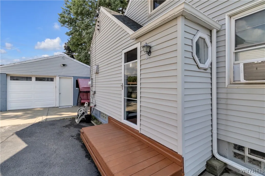 3295 Mckinley Parkway, Hamburg, New York 14219, Hamburg, New York 14219, 3 Bedrooms Bedrooms, 7 Rooms Rooms,1 BathroomBathrooms,Residential,For Sale,3295 Mckinley Parkway, Hamburg, New York 14219,B1631034