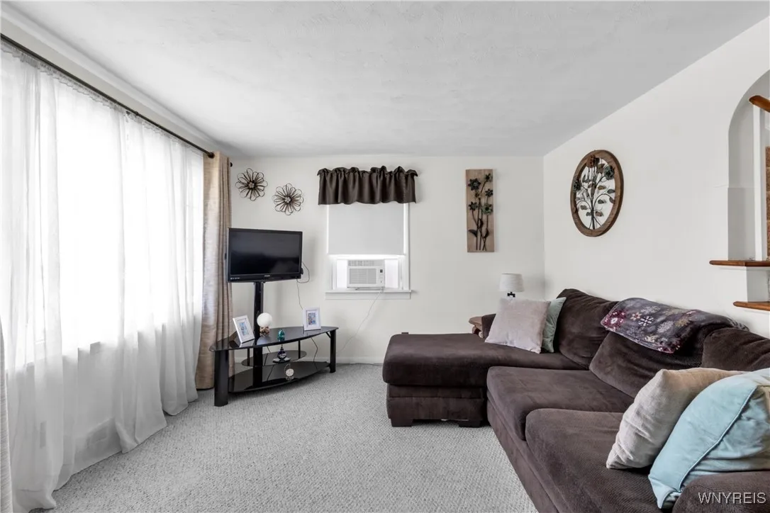 3295 Mckinley Parkway, Hamburg, New York 14219, Hamburg, New York 14219, 3 Bedrooms Bedrooms, 7 Rooms Rooms,1 BathroomBathrooms,Residential,For Sale,3295 Mckinley Parkway, Hamburg, New York 14219,B1631034