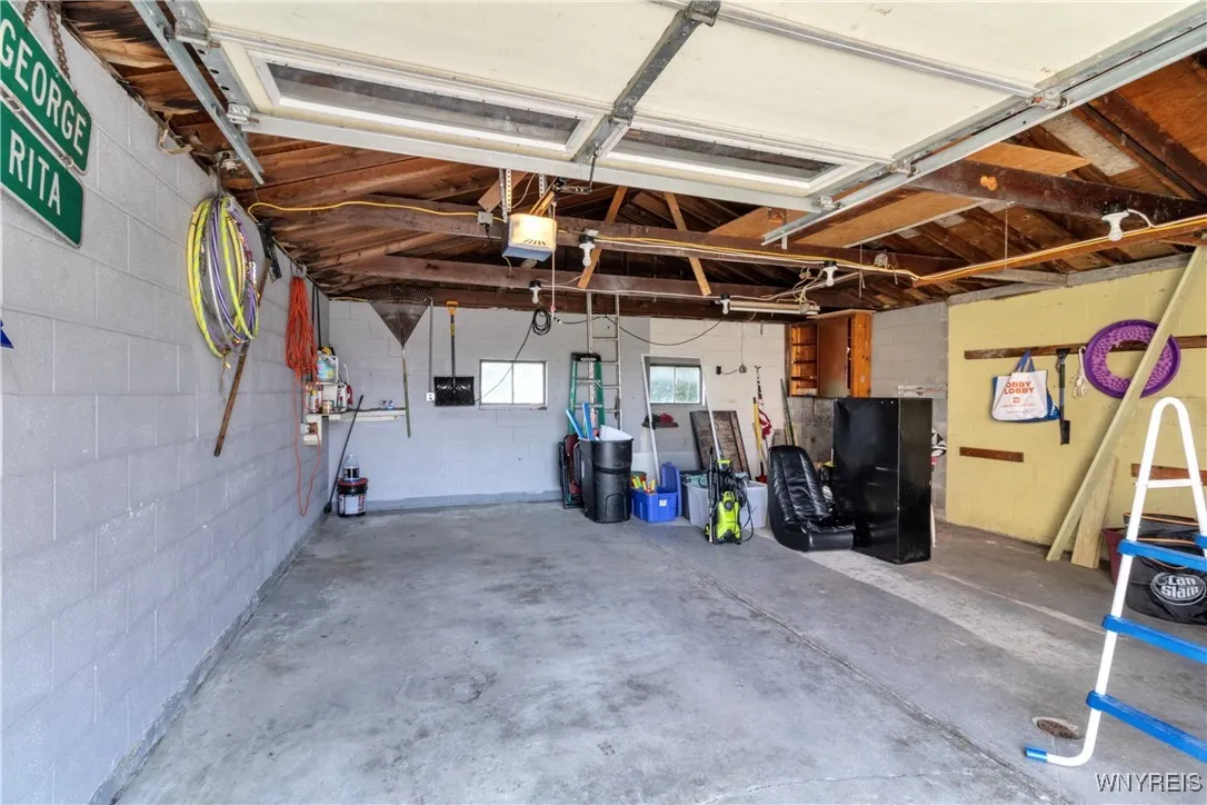 3295 Mckinley Parkway, Hamburg, New York 14219, Hamburg, New York 14219, 3 Bedrooms Bedrooms, 7 Rooms Rooms,1 BathroomBathrooms,Residential,For Sale,3295 Mckinley Parkway, Hamburg, New York 14219,B1631034