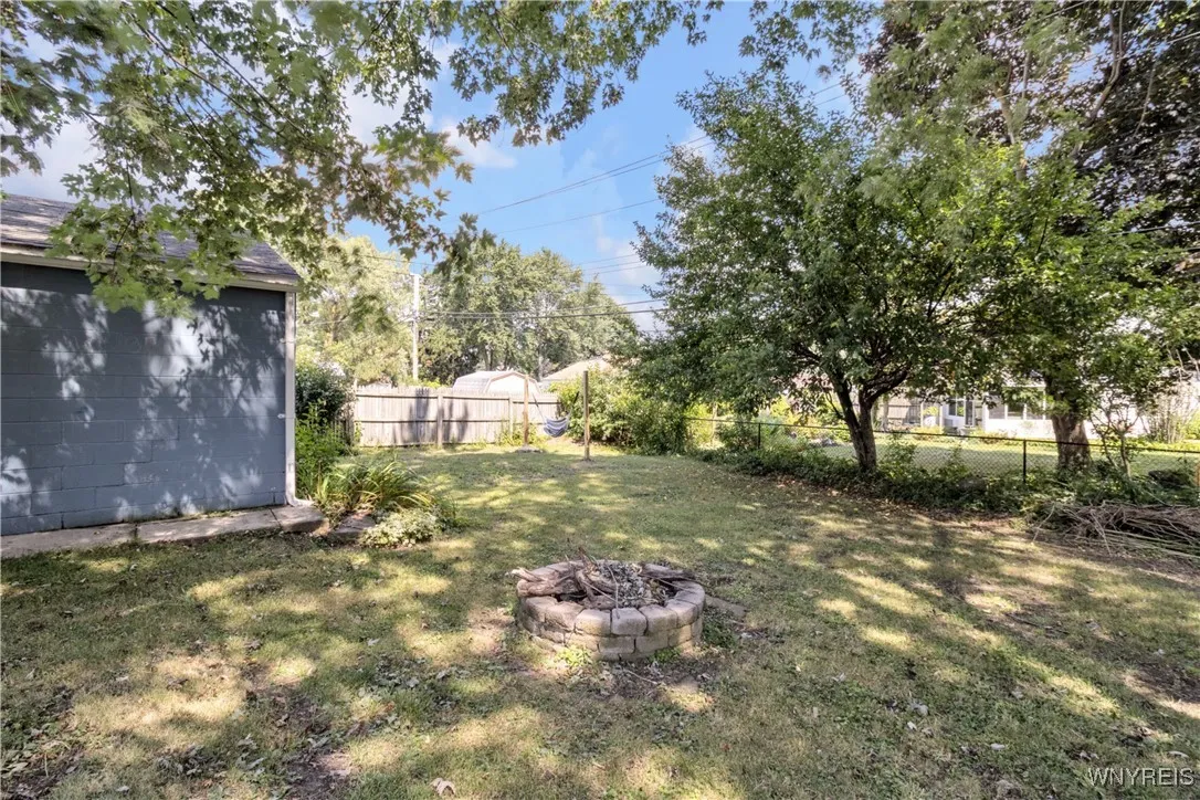 3295 Mckinley Parkway, Hamburg, New York 14219, Hamburg, New York 14219, 3 Bedrooms Bedrooms, 7 Rooms Rooms,1 BathroomBathrooms,Residential,For Sale,3295 Mckinley Parkway, Hamburg, New York 14219,B1631034