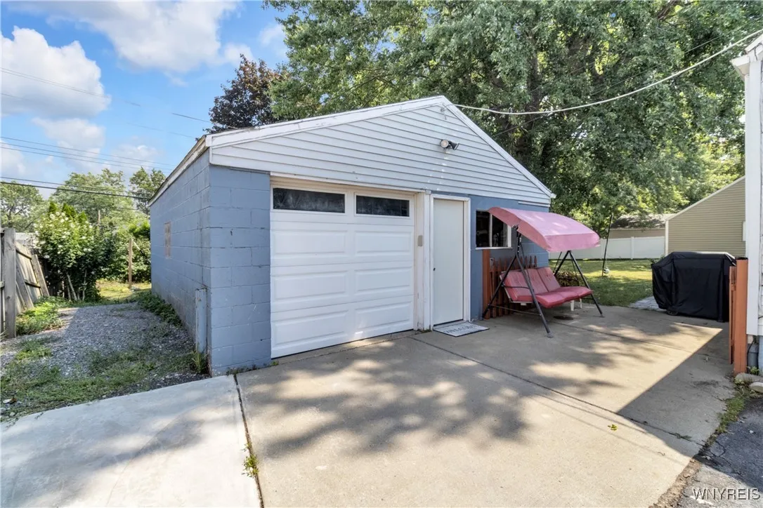 3295 Mckinley Parkway, Hamburg, New York 14219, Hamburg, New York 14219, 3 Bedrooms Bedrooms, 7 Rooms Rooms,1 BathroomBathrooms,Residential,For Sale,3295 Mckinley Parkway, Hamburg, New York 14219,B1631034