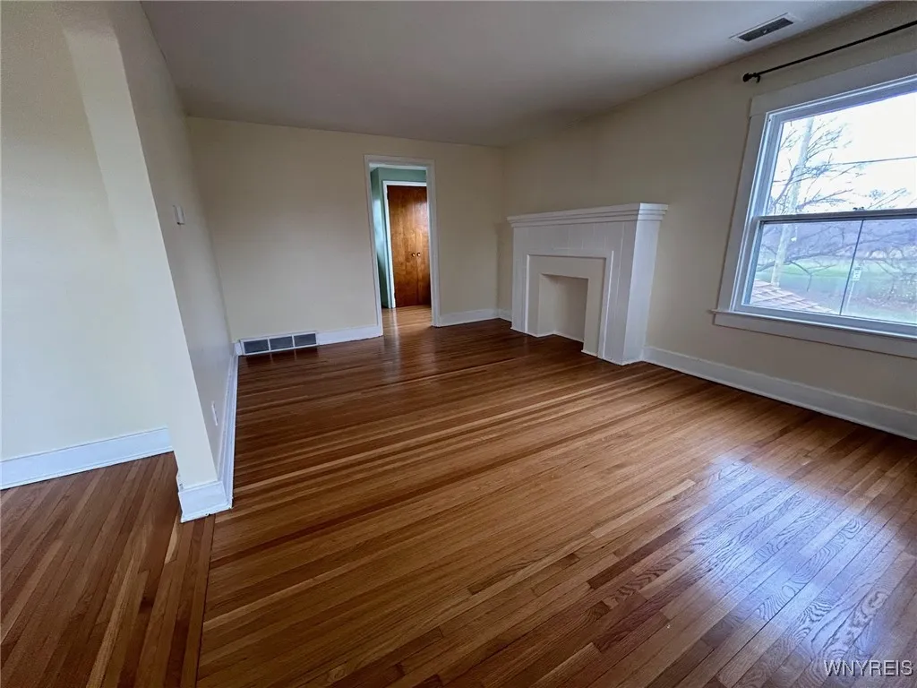 475 Potters Road Upper, West Seneca, New York 1422, West Seneca, New York 14220, 3 Bedrooms Bedrooms, 7 Rooms Rooms,1 BathroomBathrooms,Residential Lease,For Rent,475 Potters Road Upper, West Seneca, New York 1422,B1631086