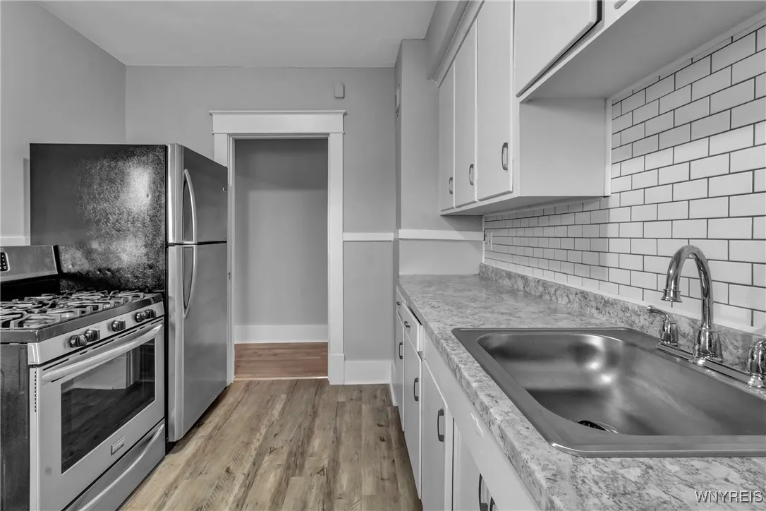 1697 LOWER APARTMENT