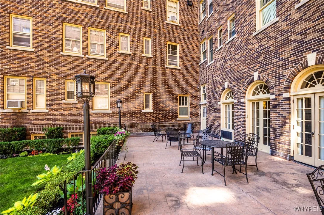 925 Delaware Avenue 8a, Buffalo, New York 14209, Buffalo, New York 14209, 2 Bedrooms Bedrooms, 5 Rooms Rooms,2 BathroomsBathrooms,Residential,For Sale,925 Delaware Avenue 8a, Buffalo, New York 14209,0,B1630823