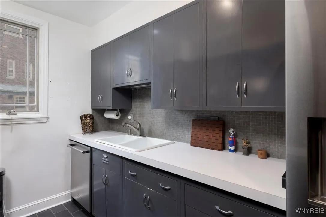 925 Delaware Avenue 8a, Buffalo, New York 14209, Buffalo, New York 14209, 2 Bedrooms Bedrooms, 5 Rooms Rooms,2 BathroomsBathrooms,Residential,For Sale,925 Delaware Avenue 8a, Buffalo, New York 14209,B1630823