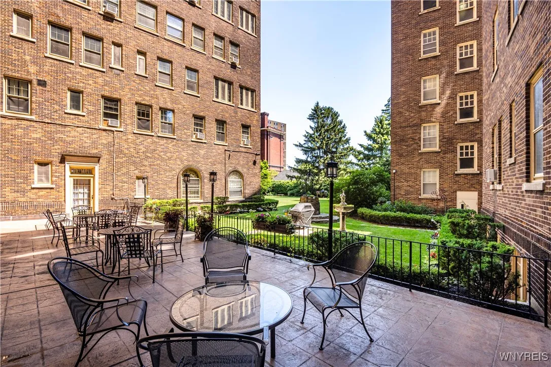 925 Delaware Avenue 8a, Buffalo, New York 14209, Buffalo, New York 14209, 2 Bedrooms Bedrooms, 5 Rooms Rooms,2 BathroomsBathrooms,Residential,For Sale,925 Delaware Avenue 8a, Buffalo, New York 14209,B1630823