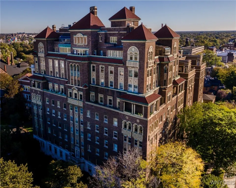 925 Delaware Avenue 8a, Buffalo, New York 14209, Buffalo, New York 14209, 2 Bedrooms Bedrooms, 5 Rooms Rooms,2 BathroomsBathrooms,Residential,For Sale,925 Delaware Avenue 8a, Buffalo, New York 14209,B1630823