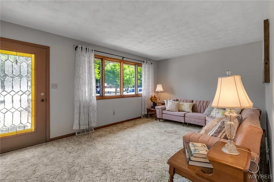 79 Schoelles Road, Amherst, New York 14228, Amherst, New York 14228, 3 Bedrooms Bedrooms, 8 Rooms Rooms,2 BathroomsBathrooms,Residential,For Sale,79 Schoelles Road, Amherst, New York 14228,0,B1631094