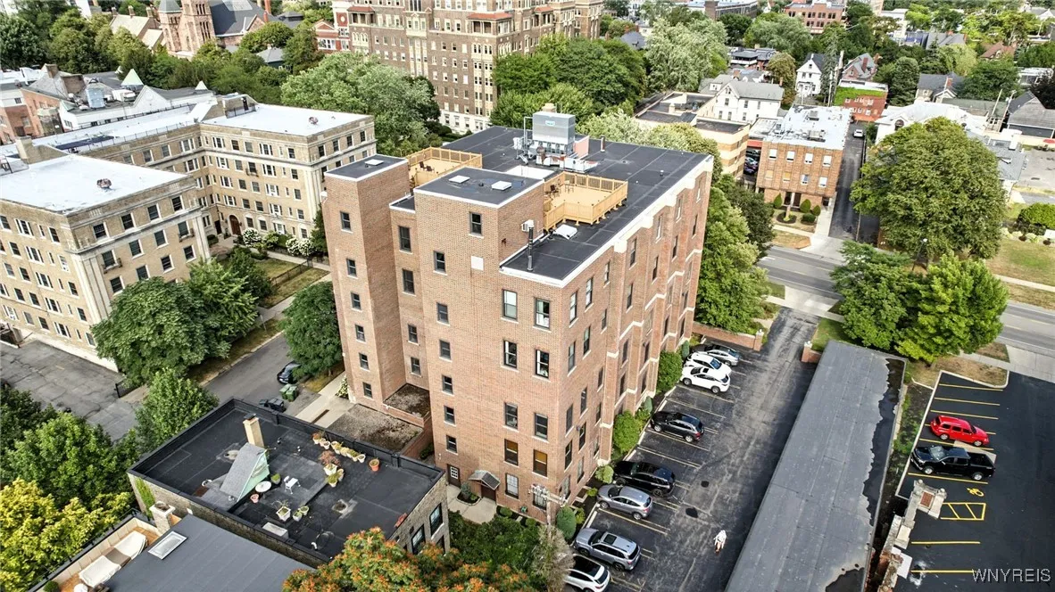 900 Delaware Avenue 302, Buffalo, New York 14209, Buffalo, New York 14209, 2 Bedrooms Bedrooms, 7 Rooms Rooms,1 BathroomBathrooms,Residential,Closed,900 Delaware Avenue 302, Buffalo, New York 14209,0,B1631117