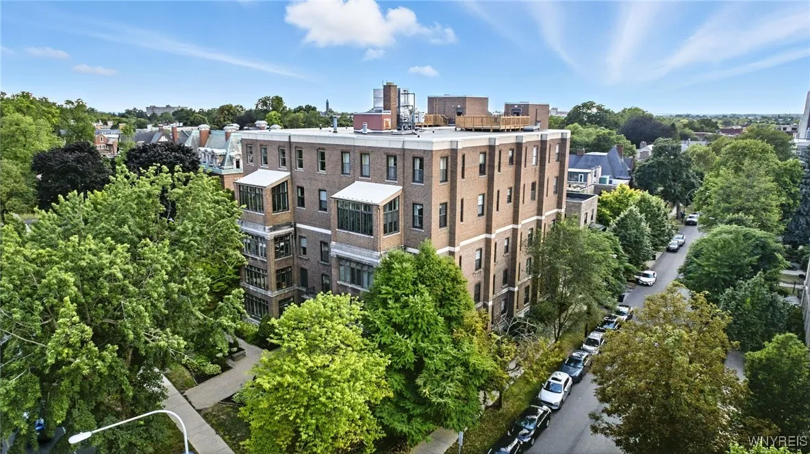 900 Delaware Avenue 302, Buffalo, New York 14209, Buffalo, New York 14209, 2 Bedrooms Bedrooms, 7 Rooms Rooms,1 BathroomBathrooms,Residential,Closed,900 Delaware Avenue 302, Buffalo, New York 14209,0,B1631117