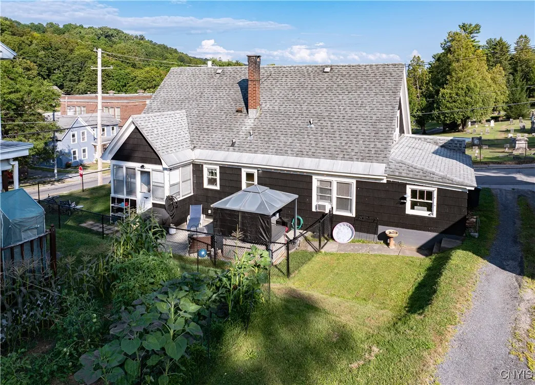 104 Arthur Street, Little Falls City, New York 133, Little Falls City, New York 13365, 4 Bedrooms Bedrooms, 10 Rooms Rooms,1 BathroomBathrooms,Residential,Closed,104 Arthur Street, Little Falls City, New York 133,0,S1631111