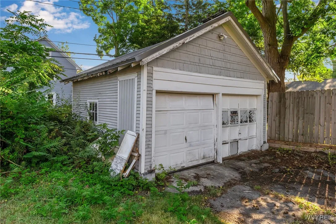 106 Lasalle Avenue, Buffalo, New York 14214, Buffalo, New York 14214, 4 Bedrooms Bedrooms, 5 Rooms Rooms,1 BathroomBathrooms,Residential,Closed,106 Lasalle Avenue, Buffalo, New York 14214,0,B1630846