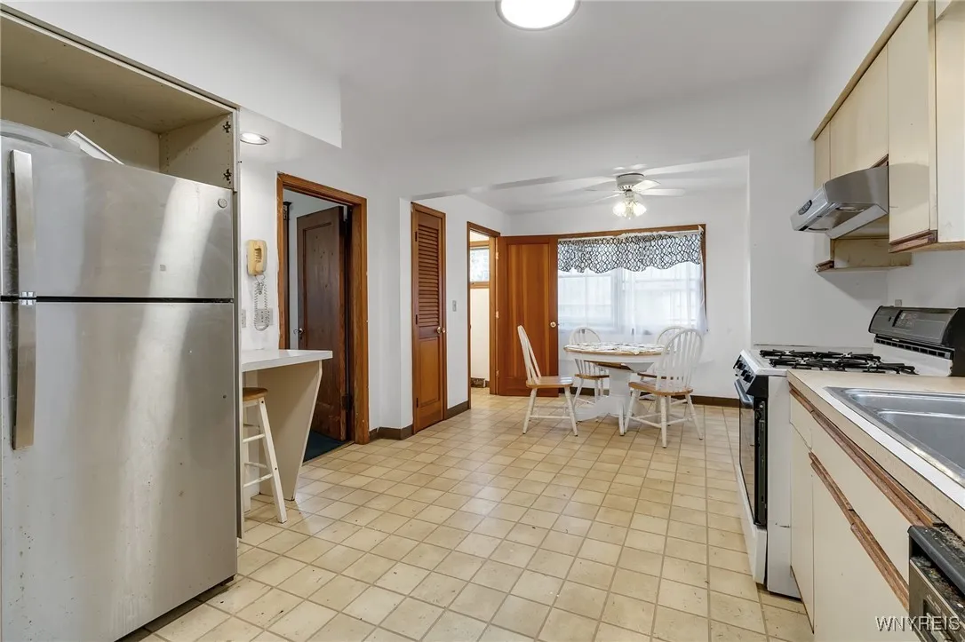 106 Lasalle Avenue, Buffalo, New York 14214, Buffalo, New York 14214, 4 Bedrooms Bedrooms, 5 Rooms Rooms,1 BathroomBathrooms,Residential,Closed,106 Lasalle Avenue, Buffalo, New York 14214,0,B1630846