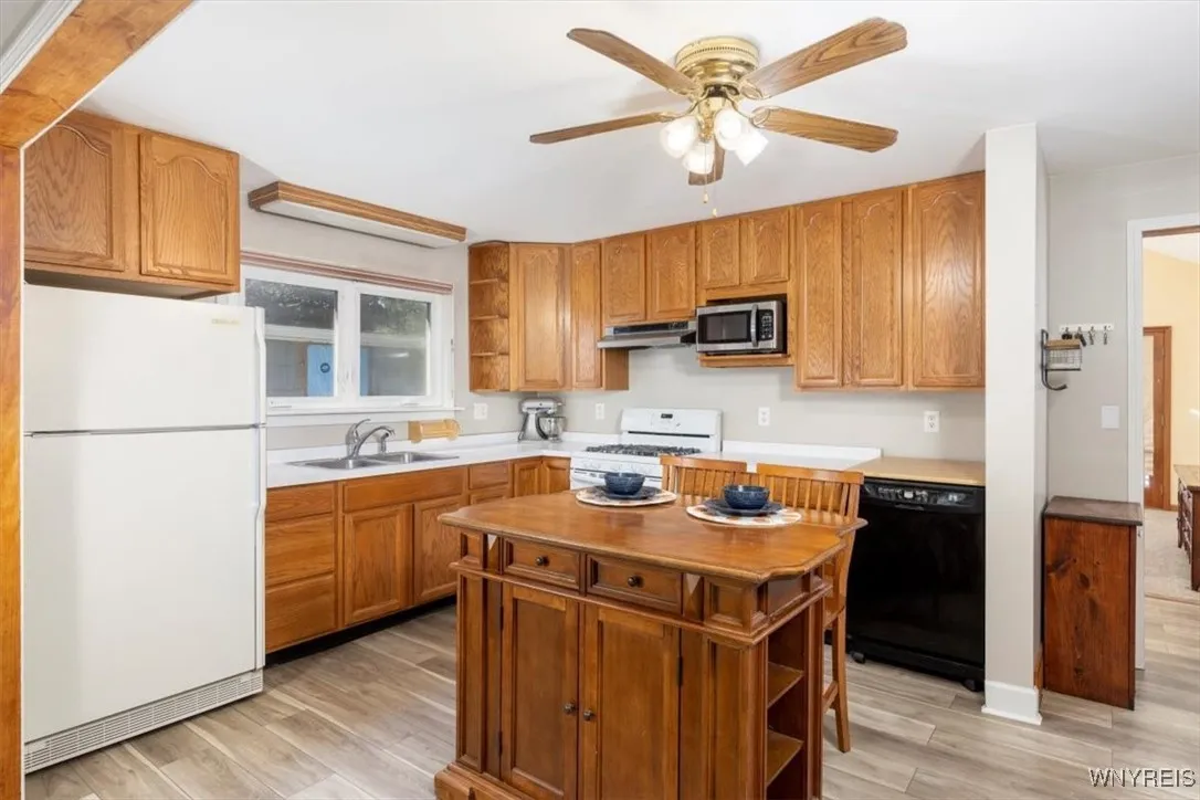 258 85th Street, Niagara Falls, New York 14304, Niagara Falls, New York 14304, 3 Bedrooms Bedrooms, 6 Rooms Rooms,1 BathroomBathrooms,Residential,Closed,258 85th Street, Niagara Falls, New York 14304,0,B1630218