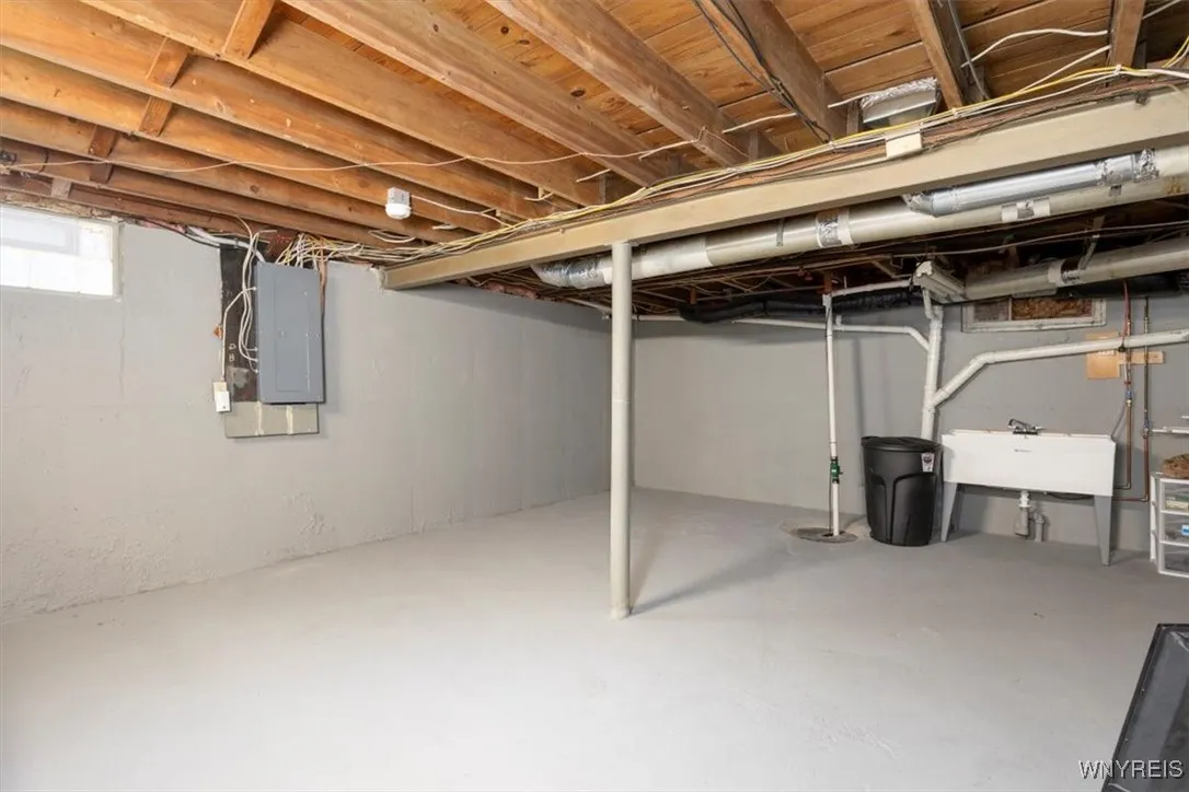 258 85th Street, Niagara Falls, New York 14304, Niagara Falls, New York 14304, 3 Bedrooms Bedrooms, 6 Rooms Rooms,1 BathroomBathrooms,Residential,Closed,258 85th Street, Niagara Falls, New York 14304,0,B1630218