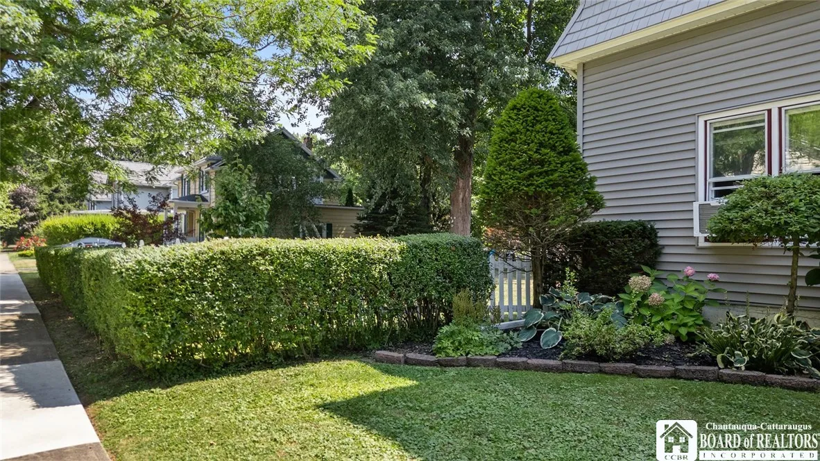 63 Newton Street, Pomfret, New York 14063, Pomfret, New York 14063, 4 Bedrooms Bedrooms, 10 Rooms Rooms,2 BathroomsBathrooms,Residential,Closed,63 Newton Street, Pomfret, New York 14063,0,R1631169