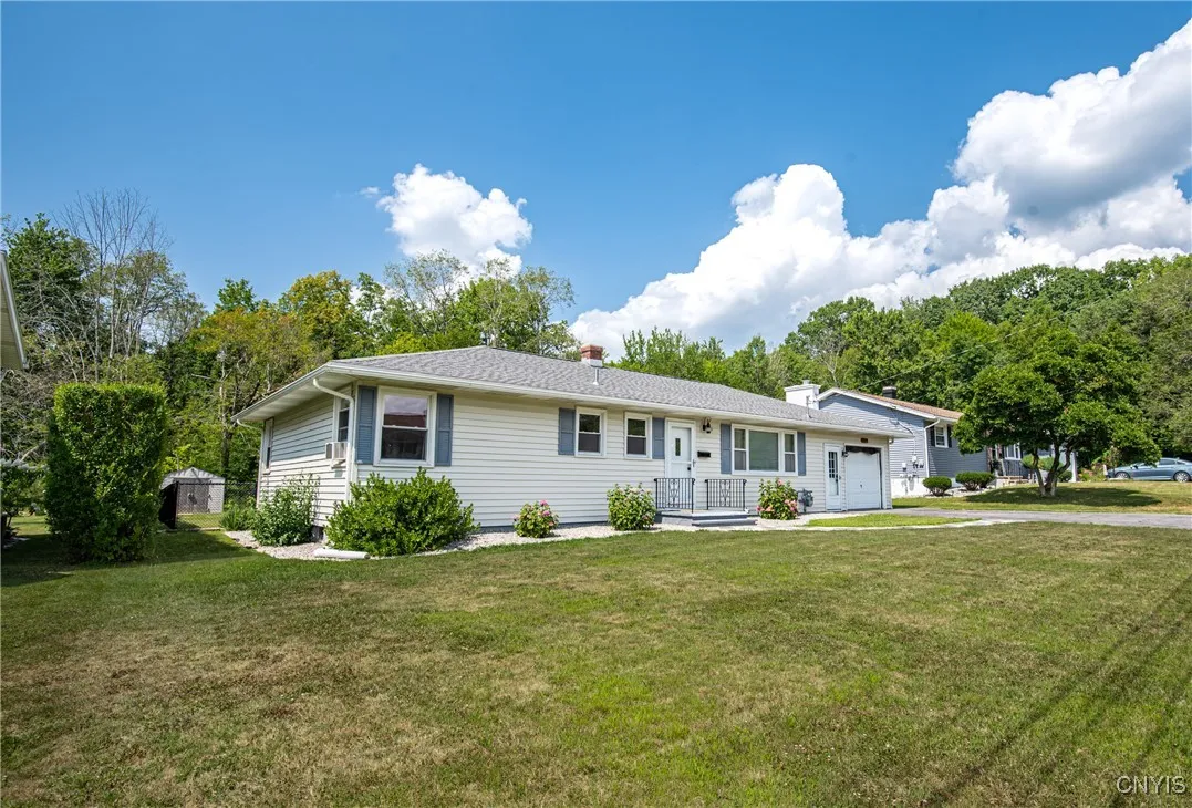 459 Elmdale Avenue, Utica, New York 13502, Utica, New York 13502, 3 Bedrooms Bedrooms, 6 Rooms Rooms,2 BathroomsBathrooms,Residential,Closed,459 Elmdale Avenue, Utica, New York 13502,0,S1631167