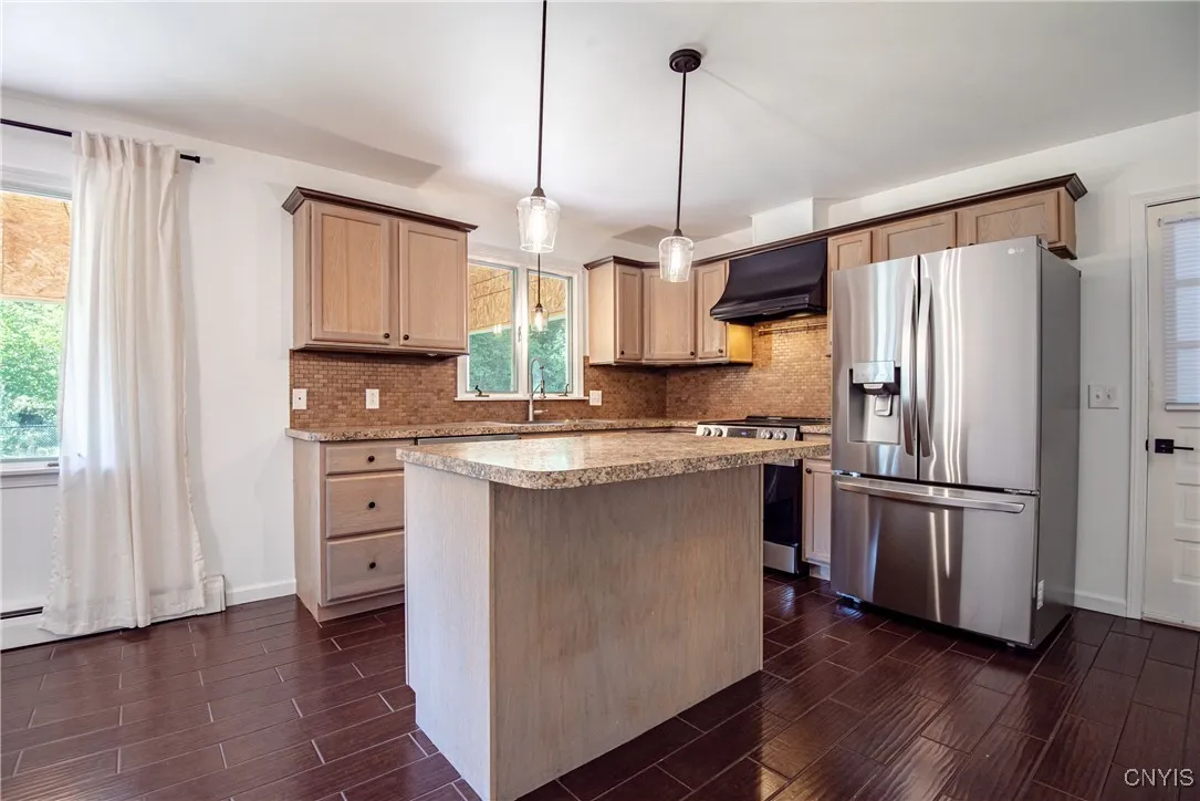 459 Elmdale Avenue, Utica, New York 13502, Utica, New York 13502, 3 Bedrooms Bedrooms, 6 Rooms Rooms,2 BathroomsBathrooms,Residential,Closed,459 Elmdale Avenue, Utica, New York 13502,0,S1631167