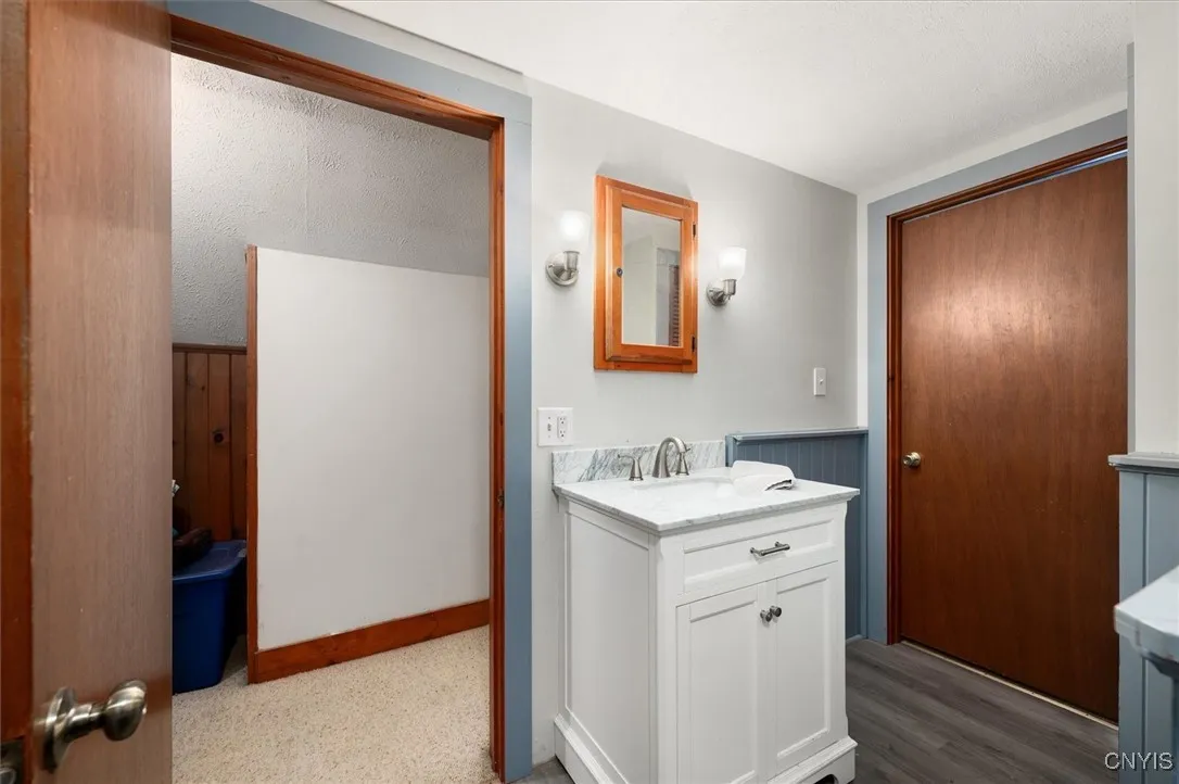 2nd floor remodeled full bath