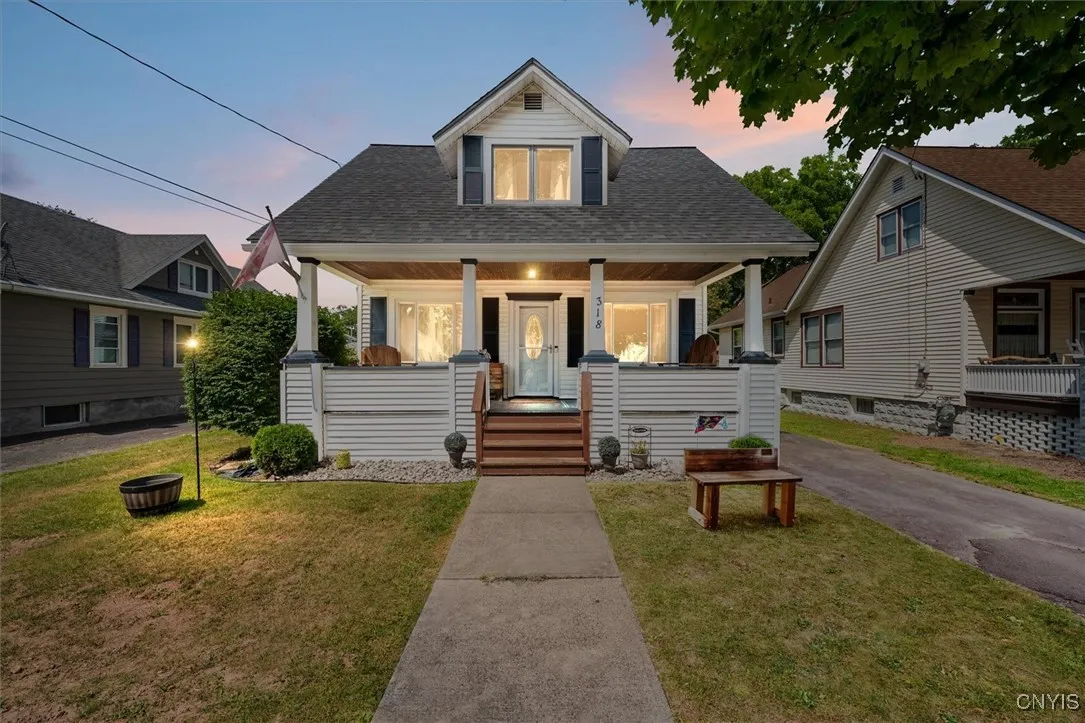 318 Earl Avenue, Oneida, New York 13421, Oneida, New York 13421, 4 Bedrooms Bedrooms, 7 Rooms Rooms,2 BathroomsBathrooms,Residential,For Sale,318 Earl Avenue, Oneida, New York 13421,0,S1629907